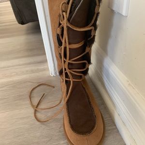 Women’s Chestnut and Brown Uggs